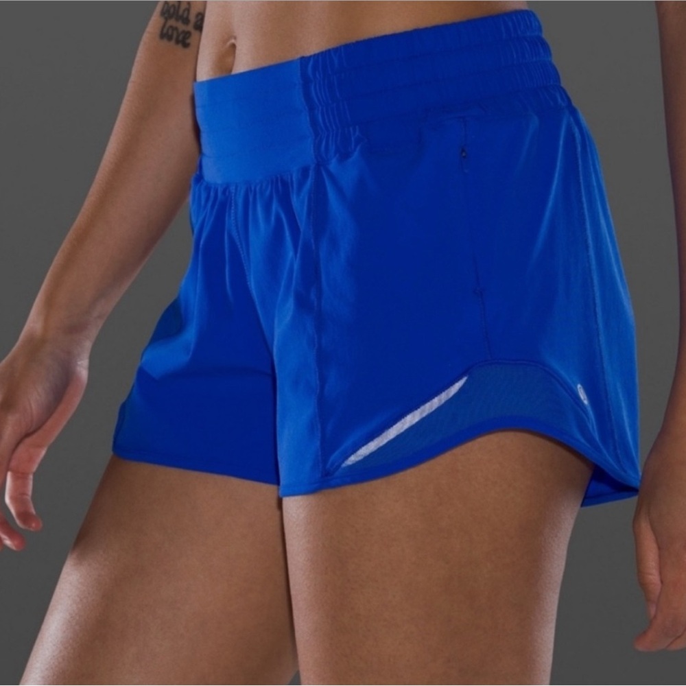 BRAND NEW - Lululemon Hotty Hot 2.5” shorts in Cerulean Blue!